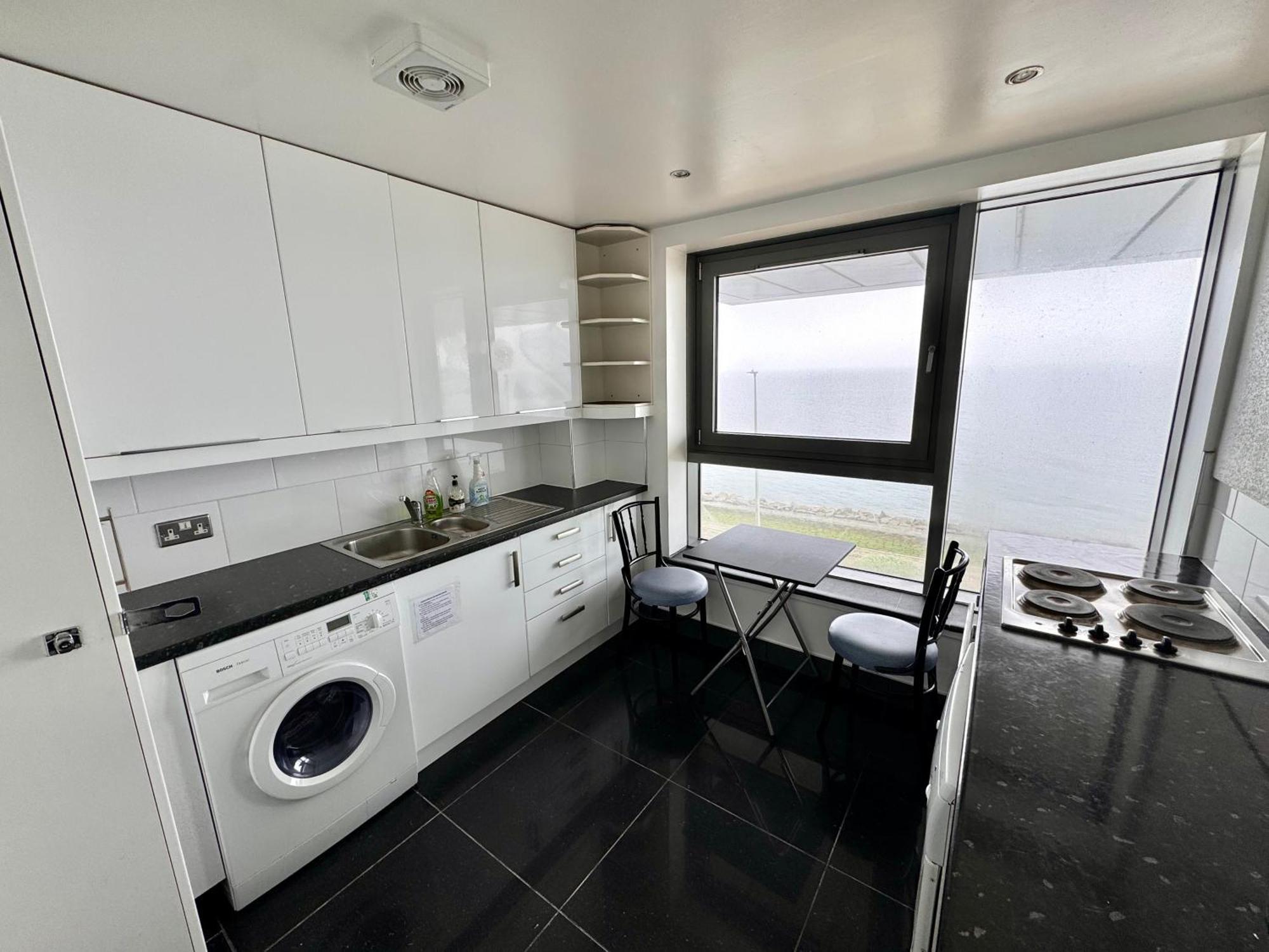 Ocean Park Apartments - Oceanfront - Free Parking And Fast Wifi Эдинбург Экстерьер фото